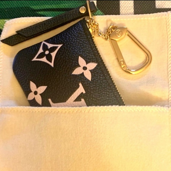 👑✅PRICE FIRM✅AUTHENTIC Louis Vuitton Empreinte Key Pouch - Picture 12 of 16
